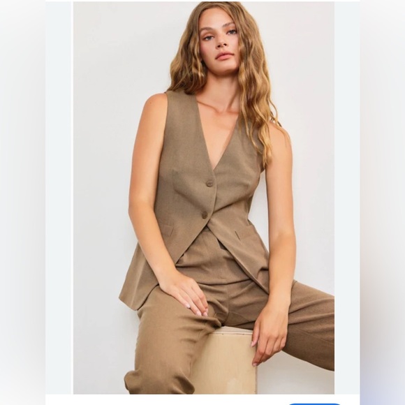 Mustard Seed Jackets & Blazers - Mustard Seed Taupe Sleeveless Tailored Vest